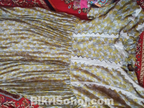 শাড়ি ও গাউন